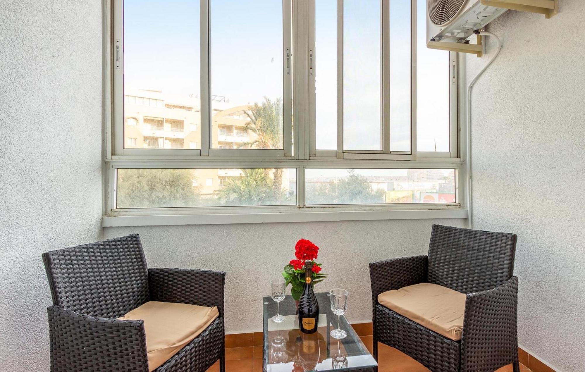 Amazing Apartment In Torrevieja With Kitchen Exterior foto