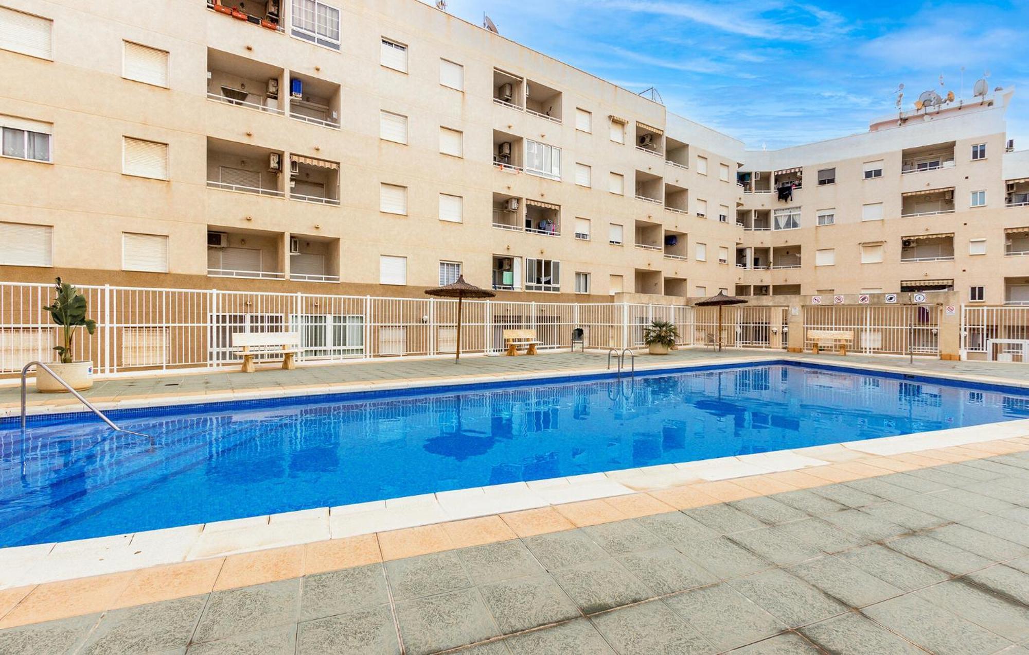 Amazing Apartment In Torrevieja With Kitchen Exterior foto